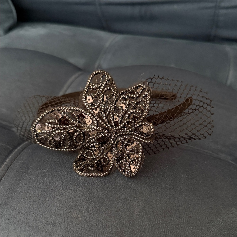 Elegant Black Floral Hair Accessory
